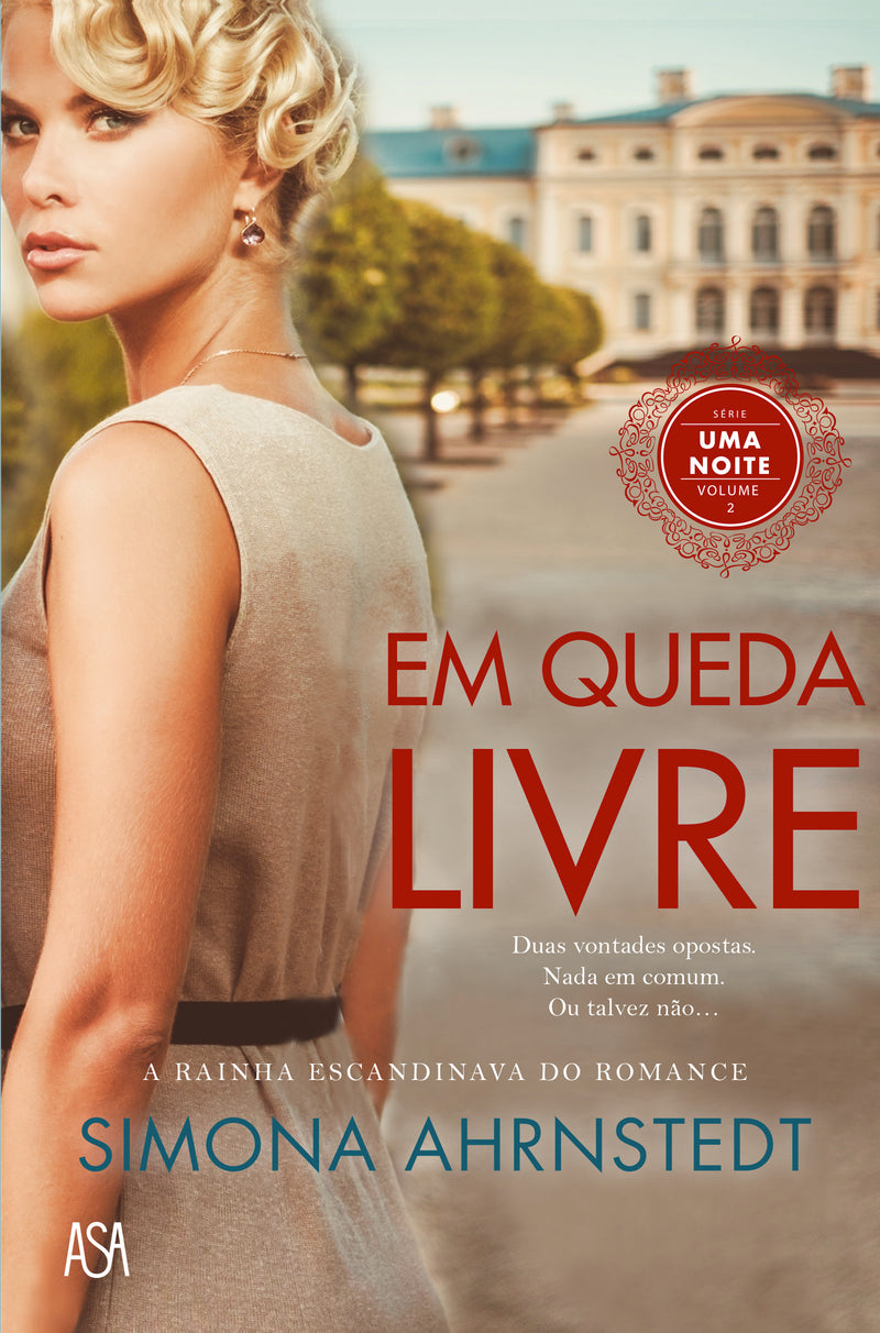 Em Queda Livre de Simona Ahrnstedt